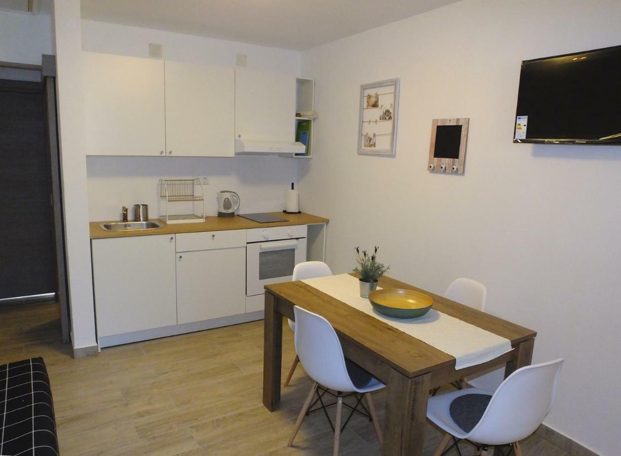 Apartmani Berno Starigrad Paklenica Exterior photo