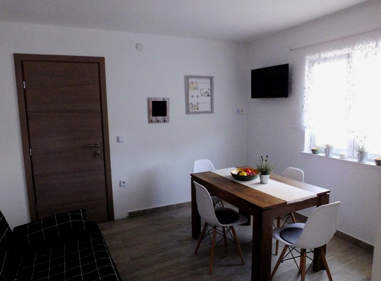 Apartmani Berno Starigrad Paklenica Exterior photo